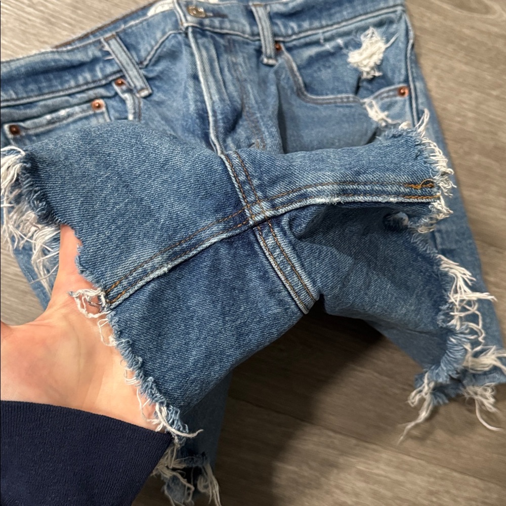 Abercrombie & Fitch Curve Love The 4” Mom Short High Rise - Picture 5 of 8